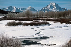Images Dated 12th December 2005: N.A. USA, Wyoming, Grand Teton Nat l Park Oxbow and Mt. Moren