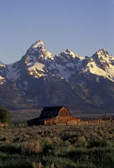 Images Dated 24th August 2004: NA, USA, Wyoming, Grand Teton National Park. Jackson Hole homestead and Grand Teton Range