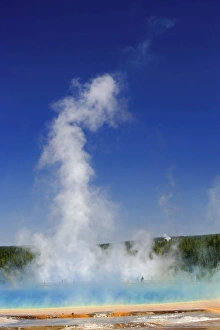 Images Dated 1st September 2005: National Park visitors in mist and colorful red bacterial mat around perimeter of