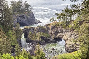 Natural Arch Prints: Natural Bridges Viewpoint, Oregon, USA. View of the Natural Bridges on the Oregon coast