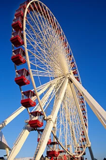 Images Dated 20th December 2005: The Navy Pier ferris wheel in Chicago, Illinois. navy, pier, ferris, wheel