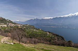 Images Dated 22nd March 2011: Near Tremosine, Lago di Garda, Lombardia, Italy