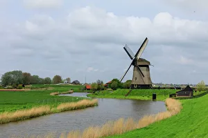 Windmill Prints: Netherlands, Noth Holland. Molencomplex. Schermerhorn. Windmills