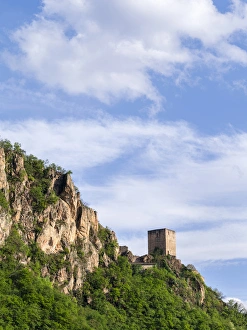 Images Dated 21st April 2012: Neuhaus Castle or Maultasch Castle, near Terlan in the Etsch valley
