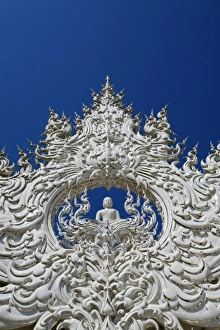 Images Dated 22nd February 2006: The new all white temple of Wat Rong Khun in Tambon Pa-Or Donchai designed by Chalemchai Kositpipat