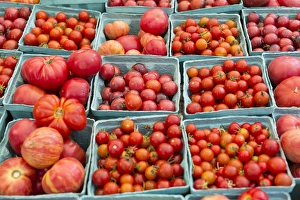 Images Dated 9th August 2014: New York City, NY, USA. Farmers market