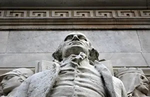 Images Dated 8th November 2007: In New York City. Statues adorning the Washington Square arch in the West Village