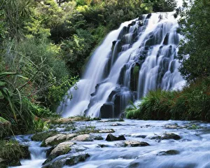 Images Dated 12th November 2009: New Zealand, North Island, Karangahake Gorge, Cascade
