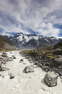 Images Dated 12th March 2016: New Zealand, South Island, Canterbury, Aoraki-Mt. Cook National Park, Hooker Valley hike