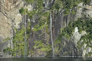 Images Dated 9th May 2014: New Zealand, South Island, Fiordland National Park, Milford Sound aka Piopiotahi
