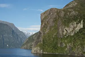 Images Dated 9th May 2014: New Zealand, South Island, Fiordland National Park, Milford Sound aka Piopiotahi