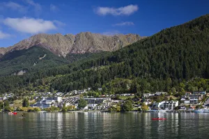 Images Dated 2nd March 2016: New Zealand, South Island, Otago, Queenstown, harbor view, morning