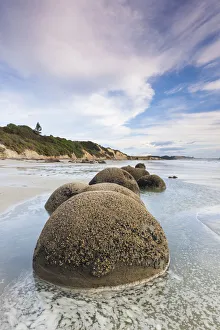 New Zealand, South Island, Otago, Moeraki, Moeraki Boulders also known as Te Kaihinaki