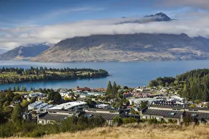 Images Dated 2nd March 2016: New Zealand, South Island, Otago, Queenstown, elevated town view with Lake Wakatipu