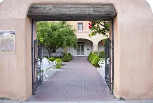 Images Dated 7th May 2007: NM, New Mexico, Albuquerque, San Felipe de Neri Church, founded 1706