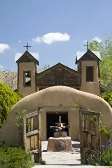 Images Dated 28th April 2007: NM, New Mexico, Chimayo, El Santurario de Chimayo, known as Little Lourdes due to