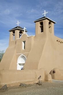 Images Dated 30th April 2007: NM, New Mexico, Ranchos de Taos, San Francisco de Asis church, built in 1850