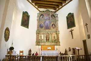 Images Dated 25th April 2007: NM, New Mexico, Santa Fe, San Miguel Mission, the Sanctuary and altar screen