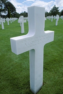 Images Dated 3rd September 2003: Normandy, France - Omaha Beach Memorial graphic