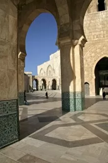 Images Dated 9th January 2007: North Africa, Morocco, Casablanca. Hassan II Mosque courtyard arch