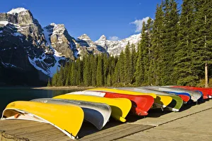 Images Dated 19th June 2008: North America, Canada, Alberta, Banff National Park, Moraine Lake and rental canoes