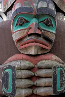Images Dated 23rd February 2006: North America, Canada, British Columbia, Victoria, Thunderbird Park. Native totem pole