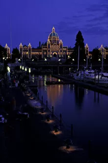 Images Dated 14th December 2007: North America, Canada, British Columbia, Victoria. Parliament Building and inner harbor