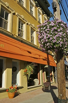 Images Dated 27th August 2007: North America, Canada, Quebec, Eastern Townships, Magog. A sunlit street in downtown
