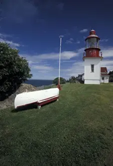 Images Dated 22nd March 2005: North America, Canada, Quebec, Gaspe Peninsula (Gaspesie) Cap-Chat lighthouse