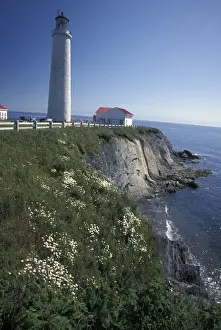 Images Dated 22nd March 2005: North America, Canada, Quebec, Gaspe Peninsula (Gaspesie) Cap-de-Rosiers Lighthouse