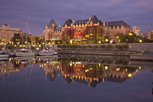 Images Dated 8th October 2009: North America, Canada, Victoria, Water Front with Evening Light and Empress Hotel