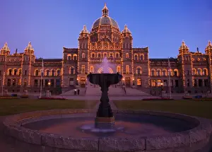 Images Dated 15th July 2009: North America; Canada; Victoria; Parliament Building at Night, Victoria, British Columbia