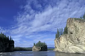 Images Dated 2nd December 2004: North America, Canada, Yukon, Yukon River. Five Fingers Rapids on Yukon River near