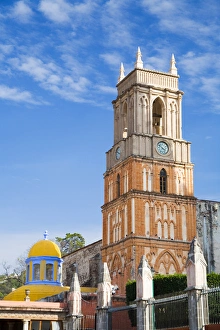 Images Dated 9th February 2006: North America, Mexico, Guanajuato state, San Miguel de Allende. Clock tower of the La Parroquia