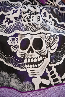 Images Dated 1st November 2010: North America, Mexico, Guanajuato State, San Miguel de Allende, skull on dress of