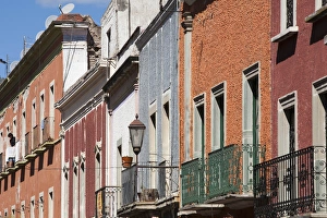 Images Dated 30th October 2010: North America, Mexico, Guanajuato State, Guanajuato, colorful building facade with