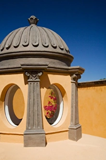 Images Dated 12th February 2006: North America, Mexico, Guanajuato state, San Miguel de Allende. A rooftop gazebo