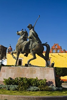 Images Dated 8th February 2006: North America, Mexico, Guanajuato state, San Miguel de Allende. A statue of Ignacio
