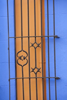 Images Dated 26th October 2009: North America, Mexico, Oaxaca Province, Oaxaca, wrought-iron window grill