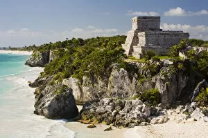 Images Dated 15th February 2007: North America, Mexico, Quintana Roo, Tulum. Main temple at Tulum ruins against the Caribbean Sea