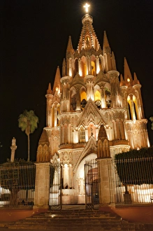 Images Dated 2nd January 2012: North America, Mexico, San Miguel de Allende, Parroquia de San Miguel Arcangel cathedral