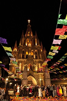 Images Dated 31st October 2010: North America, Mexico, San Miguel de Allende, La Parroquia de San Miguel Church