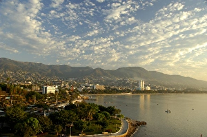Images Dated 10th February 2007: North America, Mexico, State of Guerrero, Acapulco. Overview of Acapulco Bay with