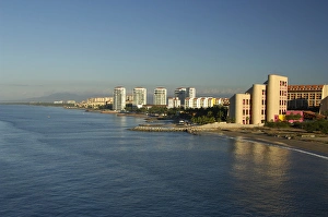 Images Dated 12th February 2007: North America, Mexico, State of Jalisco, Puerto Vallarta. View of Puerto Vallarta from Banderas Bay