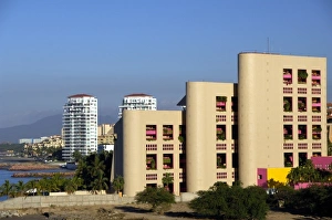 Images Dated 12th February 2007: North America, Mexico, State of Jalisco, Puerto Vallarta. Typical resorts along the