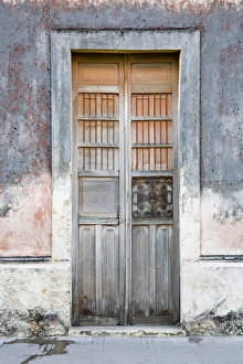 Images Dated 18th February 2007: North America, Mexico, Yucatan, Merida. Colorful doors of Merida