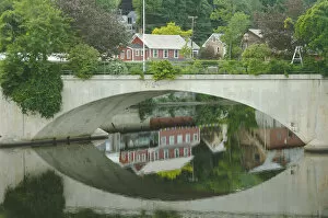 Images Dated 15th June 2007: North America, United States, Massachusetts, Shelburne Falls. Reflections in the