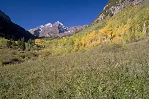 Images Dated 21st September 2007: North America - USA - Colorado - Rocky Mountains - Maroon Bells near Aspen CO