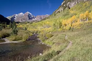 Images Dated 21st September 2007: North America - USA - Colorado - Rocky Mountains - Maroon Bells near Aspen CO