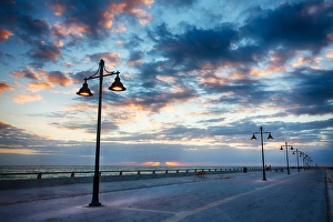 Images Dated 3rd December 2011: North America; USA; Florida; Key West; Early Morning along Atlantic Ocean and the Key